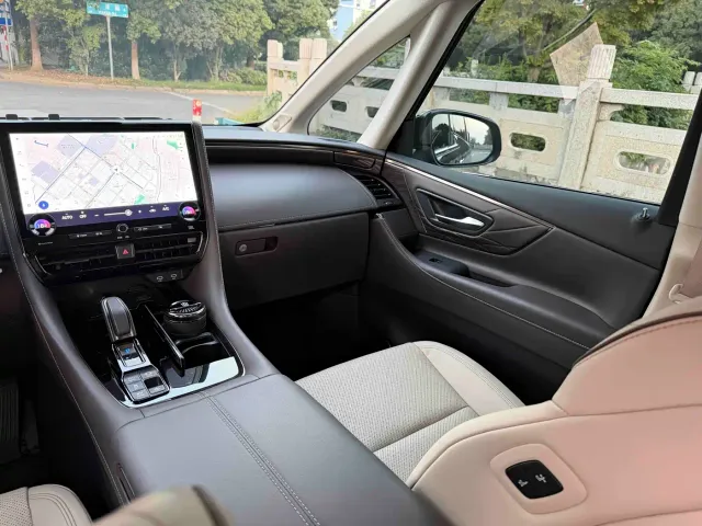 Toyota Vellfire — Фото автомобиля 18