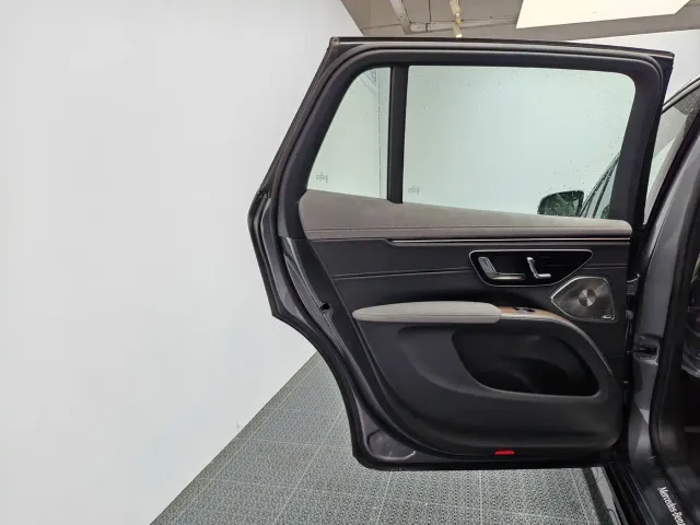 Mercedes-Benz EQS SUV — Фото автомобиля 16