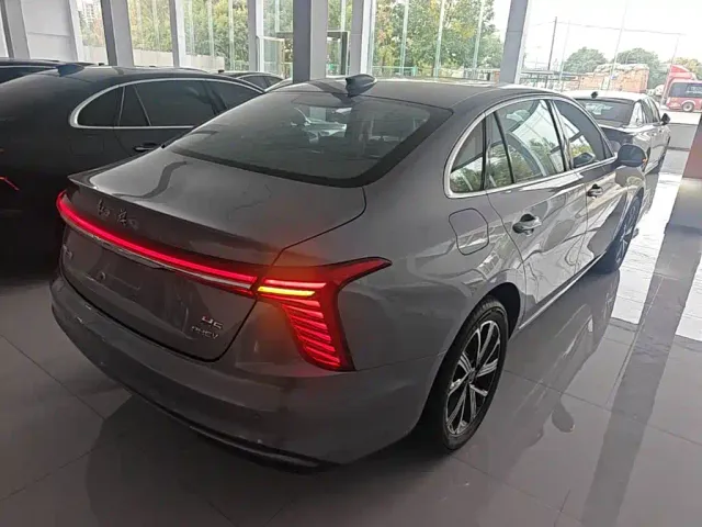 Hongqi H5 PHEV — Фото автомобиля 6