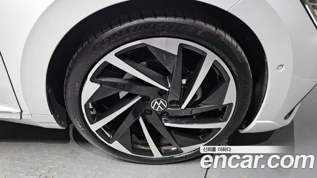 Volkswagen Arteon Arteon 2.0 TDI R-LINE 4Motion — Фото автомобиля 5