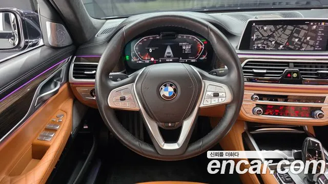 BMW 7-Series — Фото автомобиля 13