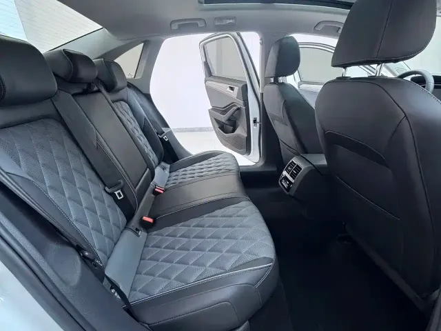 Volkswagen Sagitar — Фото автомобиля 15