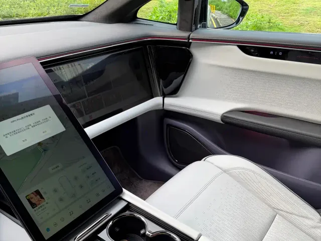 HiPhi HiPhi X 2021 Flagship Edition 6-Seater — Фото автомобиля 15