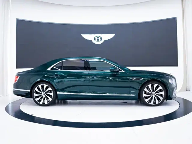 Bentley Flying Spur — Фото автомобиля 6
