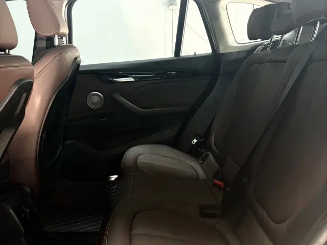 BMW X1 — Фото автомобиля 13