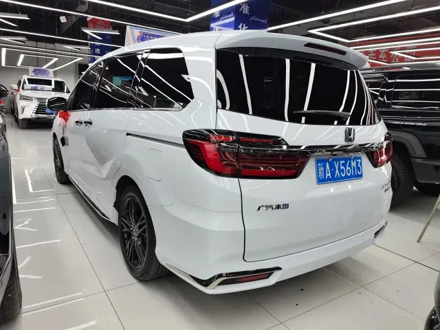 Honda Odyssey — Фото автомобиля 7