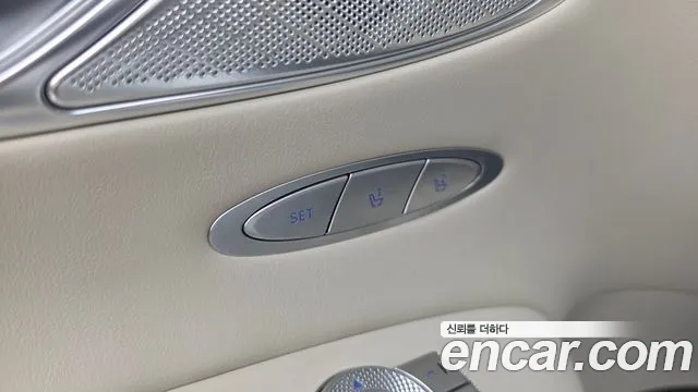 Genesis GV70 2.5T Бензин AWD — Фото автомобиля 27