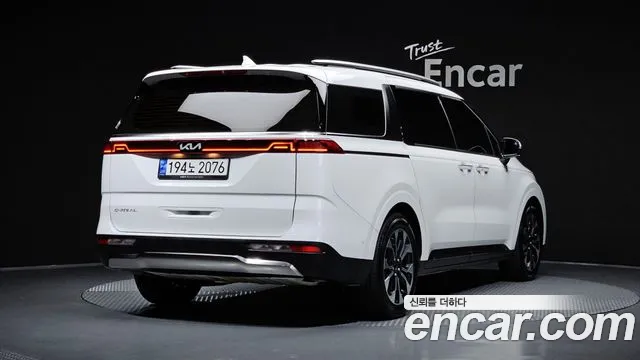 Kia Carnival Generation 4 — Фото автомобиля 2