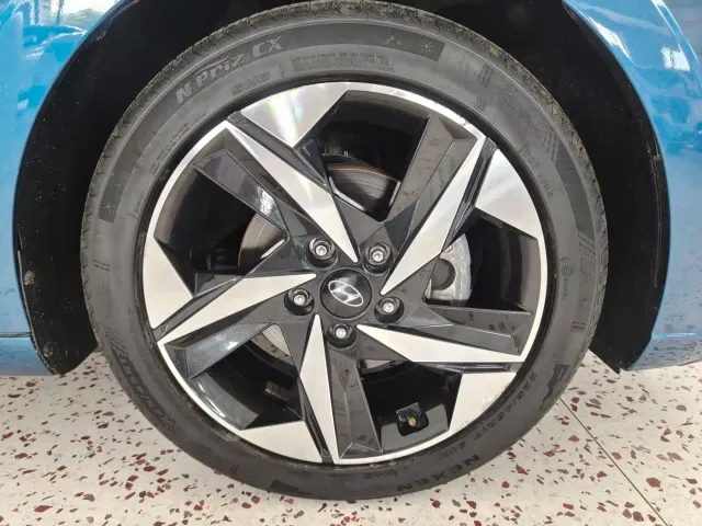 Hyundai Elantra — Фото автомобиля 19