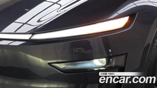 Tesla Model Y — Фото автомобиля 7