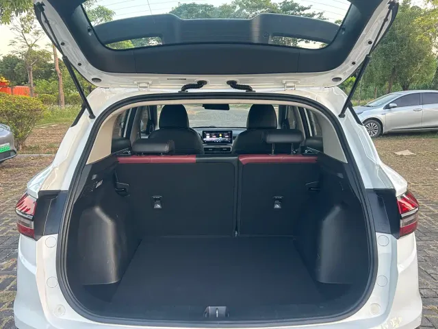 Geely Binyue — Фото автомобиля 17
