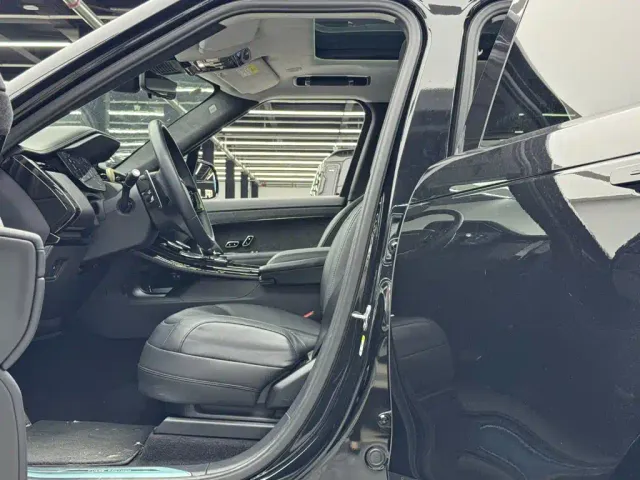 Land Rover Range Rover Sport — Фото автомобиля 8