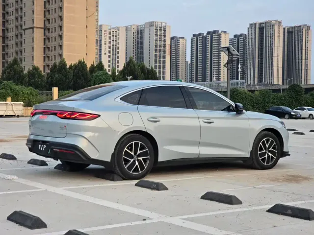 BYD Qin L — Фото автомобиля 9