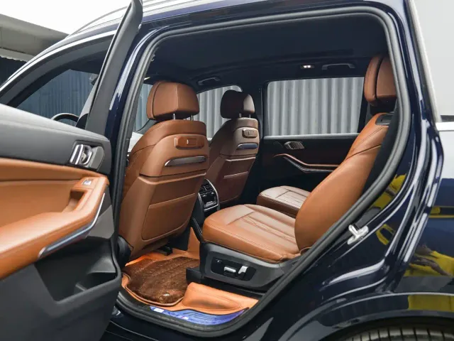 BMW X7 — Фото автомобиля 8