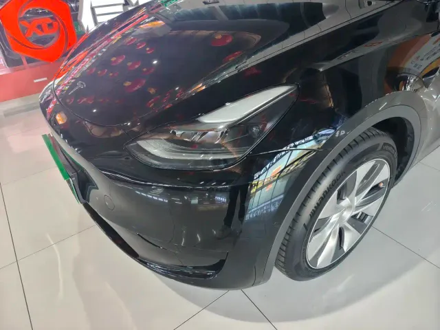 Tesla Model Y 2022 Rear-Wheel Drive Version — Фото автомобиля 18