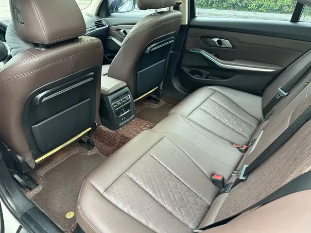 BMW BMW 3 Series 2022 320Li M Sport Package — Фото автомобиля 5