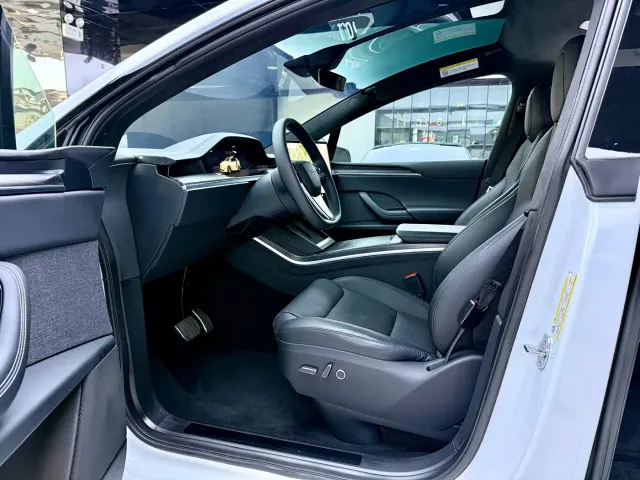 Tesla Model X — Фото автомобиля 4