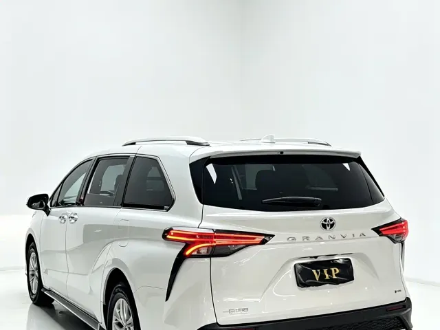 Toyota Granvia — Фото автомобиля 5
