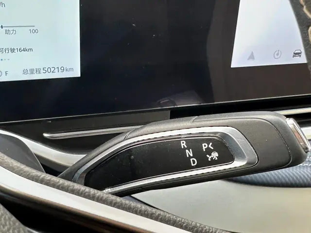 Maxus G90 — Фото автомобиля 9