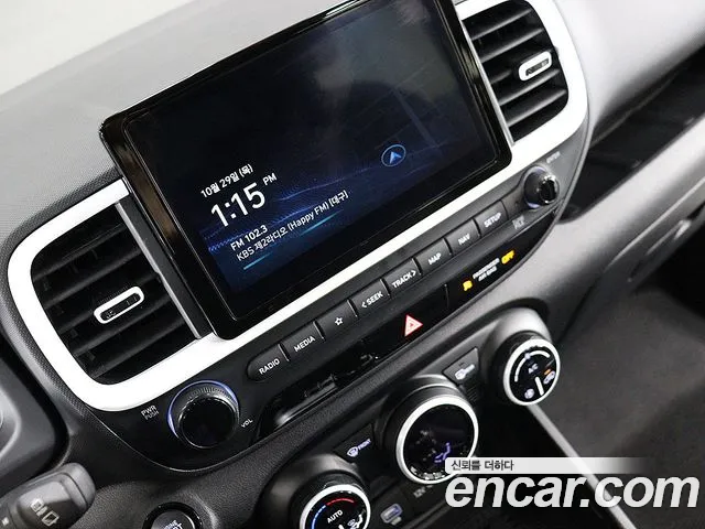 Hyundai Venue — Фото автомобиля 13