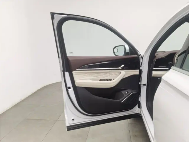 Geely Xingyue L — Фото автомобиля 8