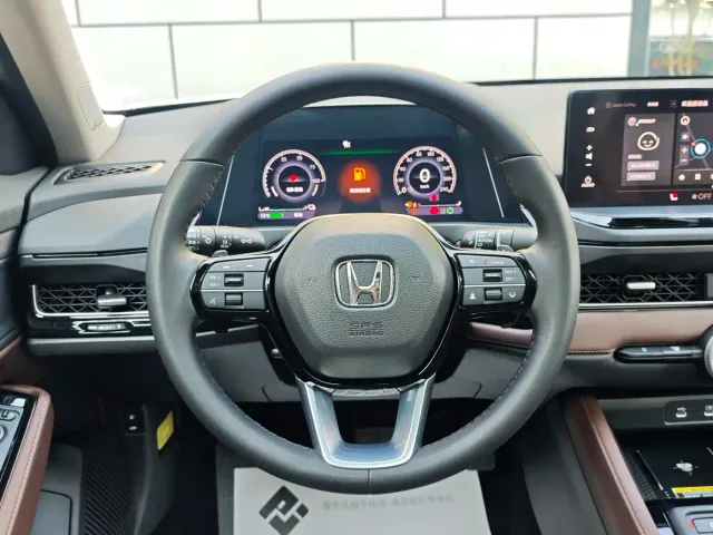 Honda Inspire Hybrid — Фото автомобиля 11