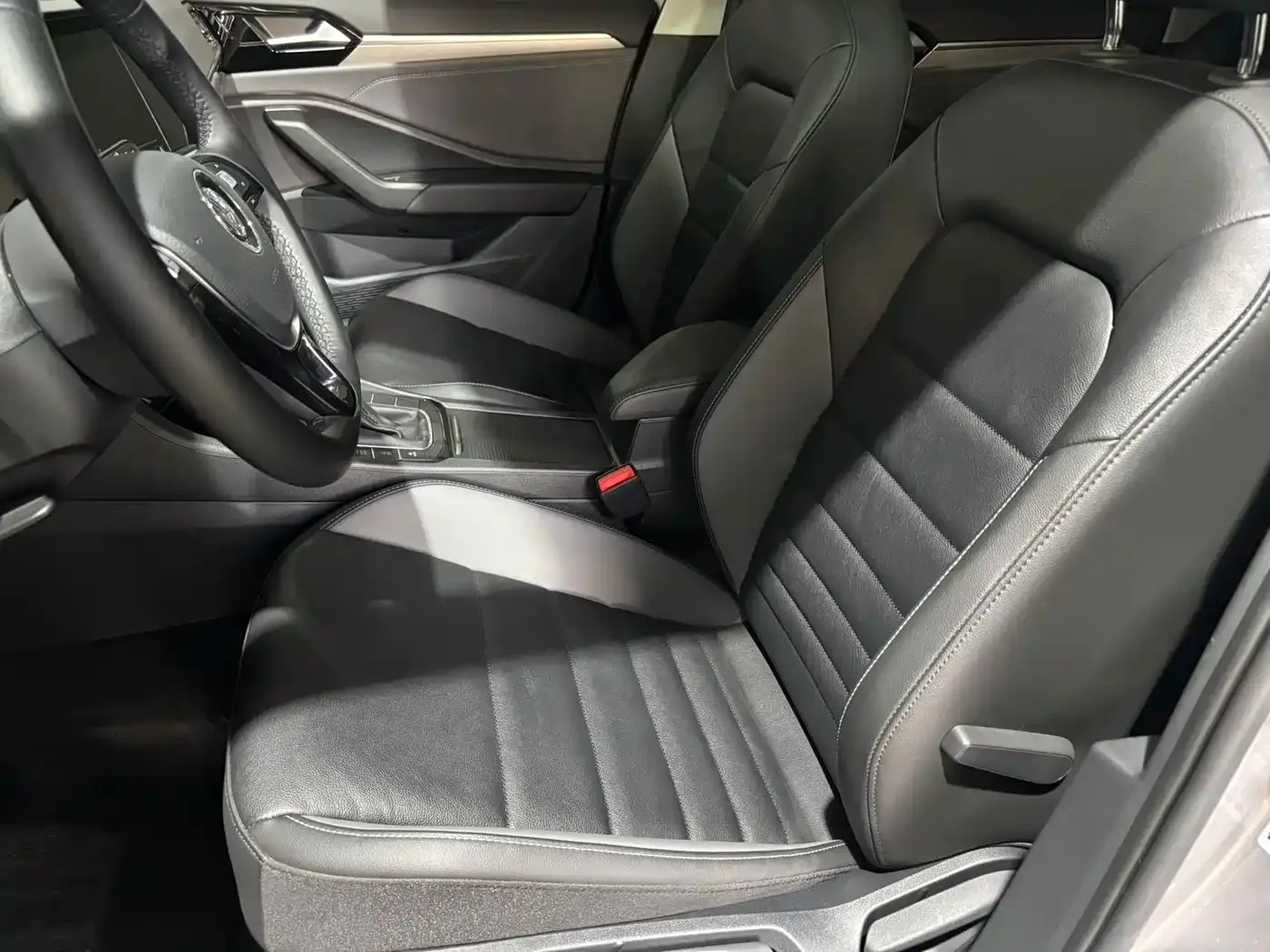 Volkswagen Sagitar 2022 280TSI DSG Surpassing Edition — Фото автомобиля 8