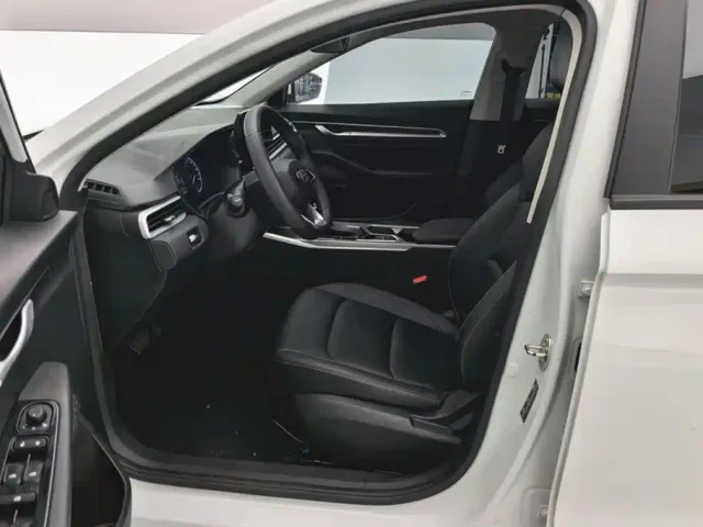 Geely Emgrand — Фото автомобиля 9