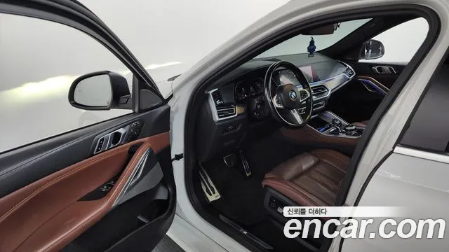 BMW X6 xDrive40i M Sport — Фото автомобиля 10