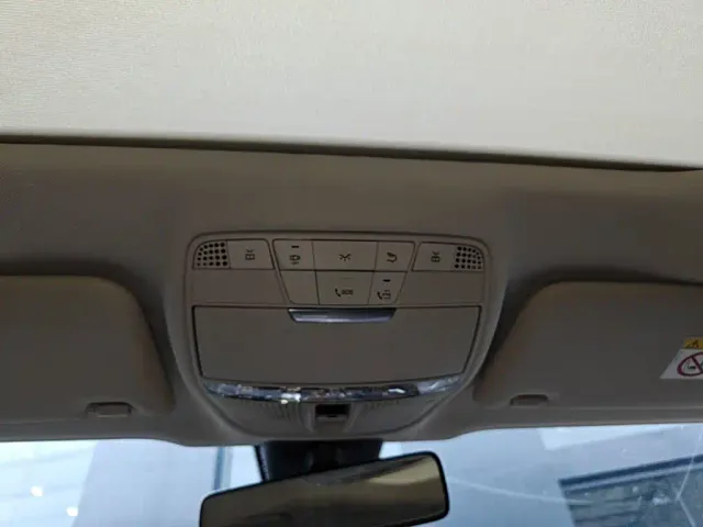 Mercedes-Benz E-Class — Фото автомобиля 17