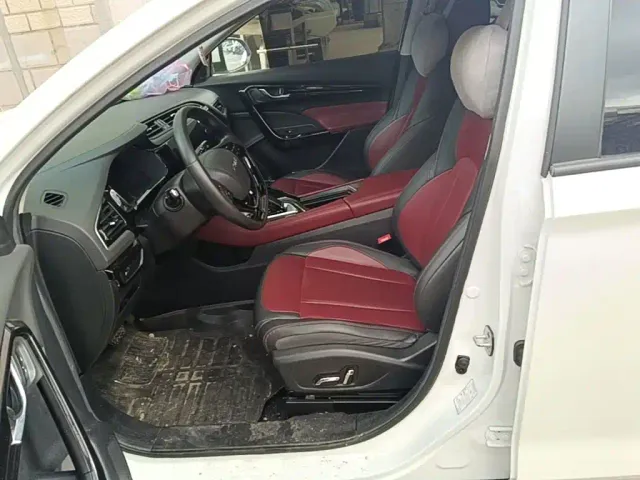 Dongfeng Fengshen AX7 — Фото автомобиля 14