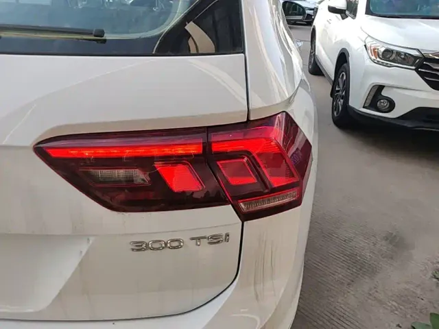 Volkswagen Tiguan L — Фото автомобиля 7