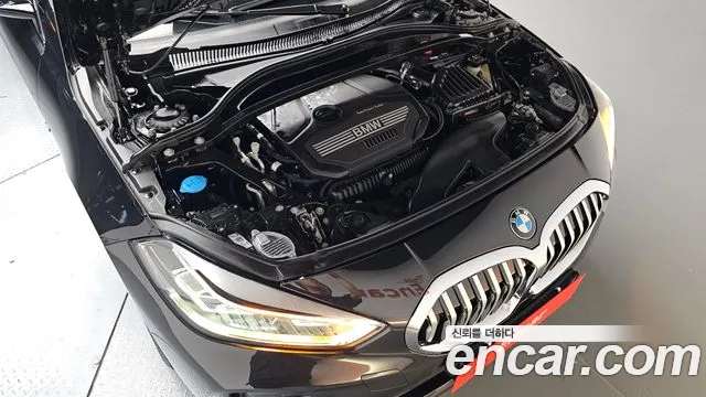 BMW 1 Series F40 — Фото автомобиля 5
