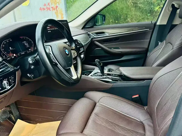 BMW 5 Series — Фото автомобиля 4