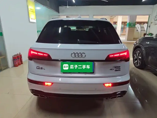 Audi Q5L — Фото автомобиля 5