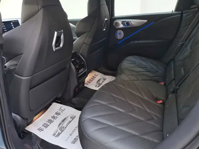 BMW XM — Фото автомобиля 19