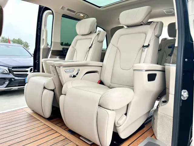 Mercedes-Benz V-Class — Фото автомобиля 11