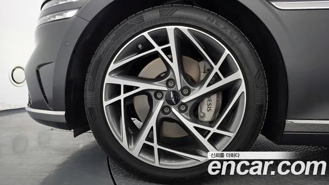 Genesis G90 Бензин 3.5 турбо AWD — Фото автомобиля 2