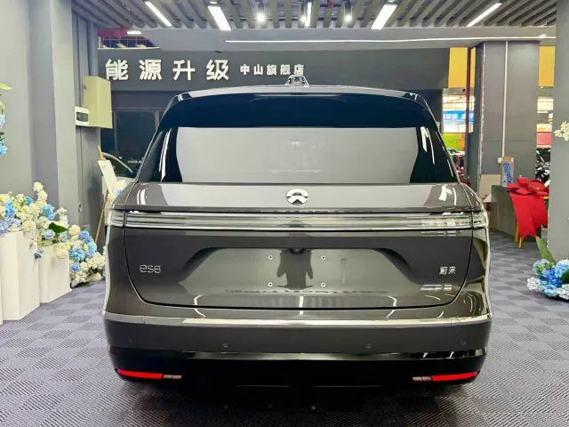 Nio ES8 — Фото автомобиля 13