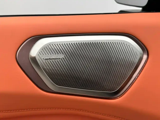 Lynk & Co 900 — Фото автомобиля 15