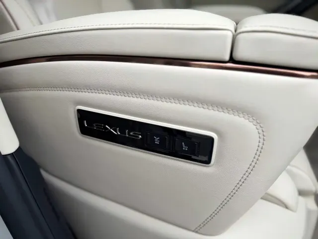Lexus LM — Фото автомобиля 19