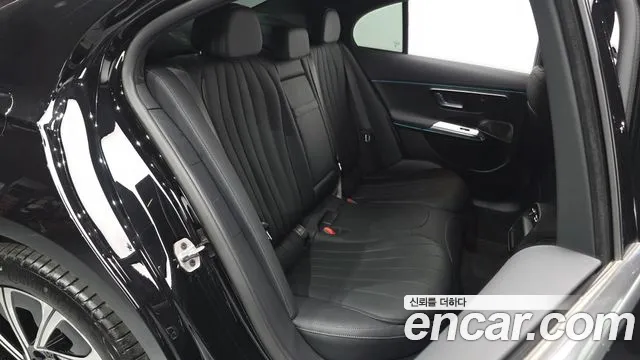 Mercedes-Benz E-Class E-класс W214 E300 4MATIC Exclusive — Фото автомобиля 12