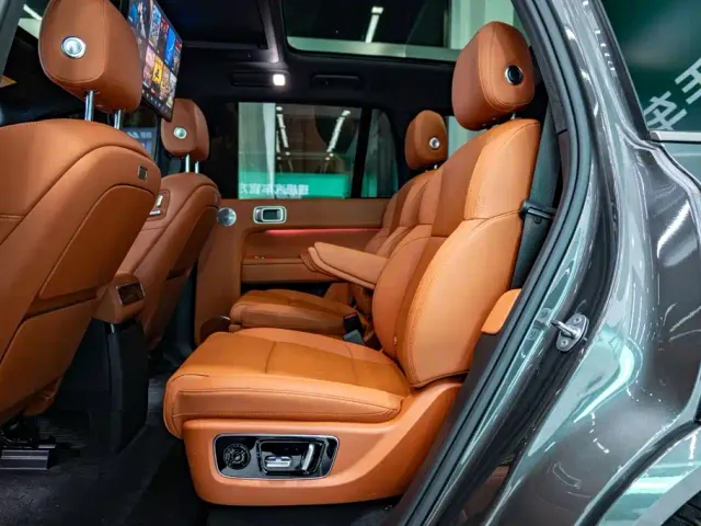 Li Auto L9 — Фото автомобиля 9