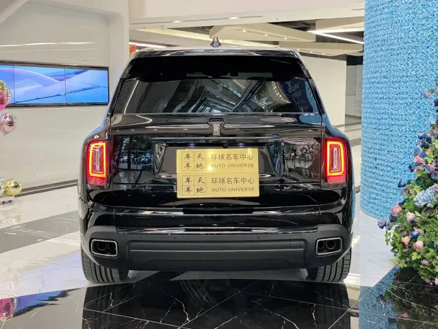 Rolls-Royce Cullinan — Фото автомобиля 24