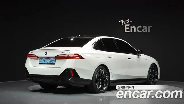 BMW i5 G60 — Фото автомобиля 2