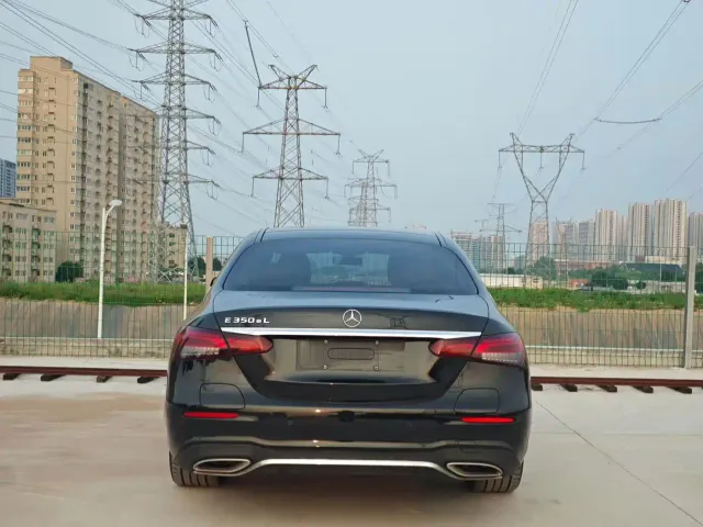 Mercedes-Benz E-Class — Фото автомобиля 8
