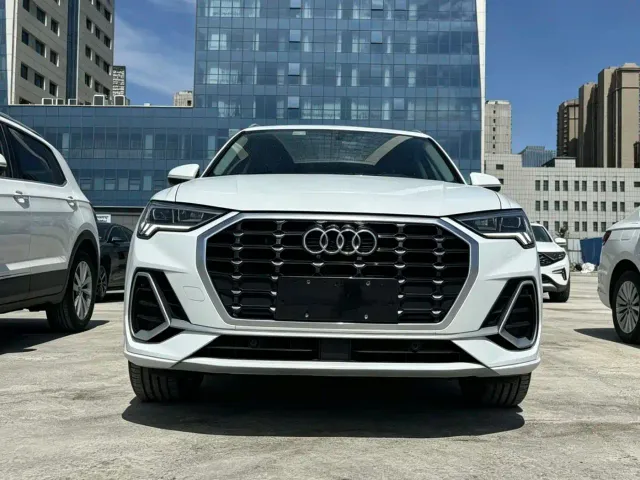 Audi Q3 — Фото автомобиля 2