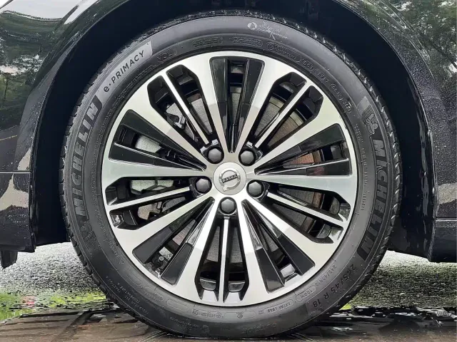 Volvo S90 — Фото автомобиля 9