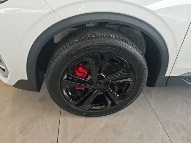 Geely Binyue — Фото автомобиля 22
