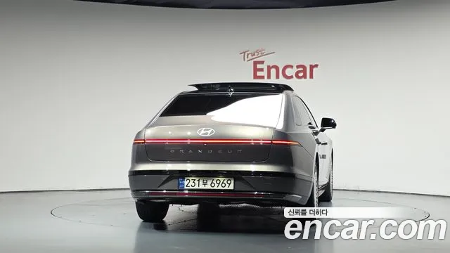 Hyundai Grandeur GN7 — Фото автомобиля 4